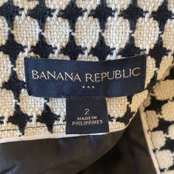 Banana Republic patterned black and white skirt (above the knee) - Picture 4 of 12